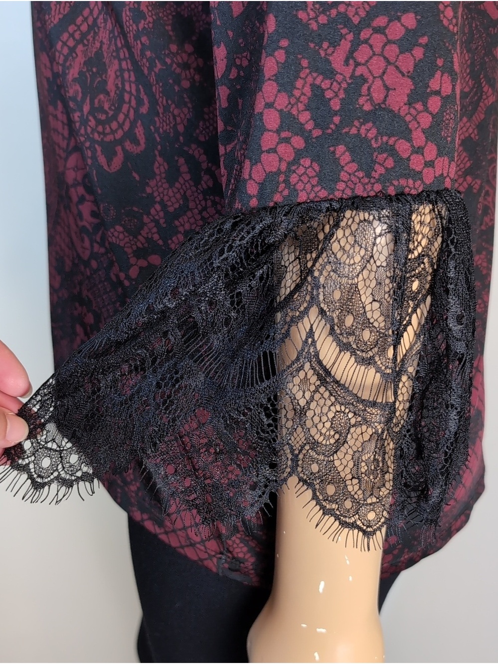Laura Gothic Lace Blouse Womens Size XL Red Black Vamp Romantic Moody Floral - Picture 4 of 10